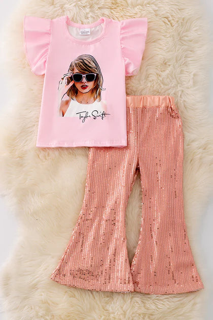 TS Outfit with pink sequin pants